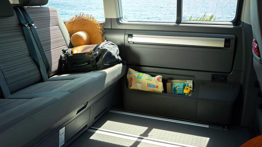 Интерьер Volkswagen California Beach (T6.1) 2019 года  (фото 6 из 6)